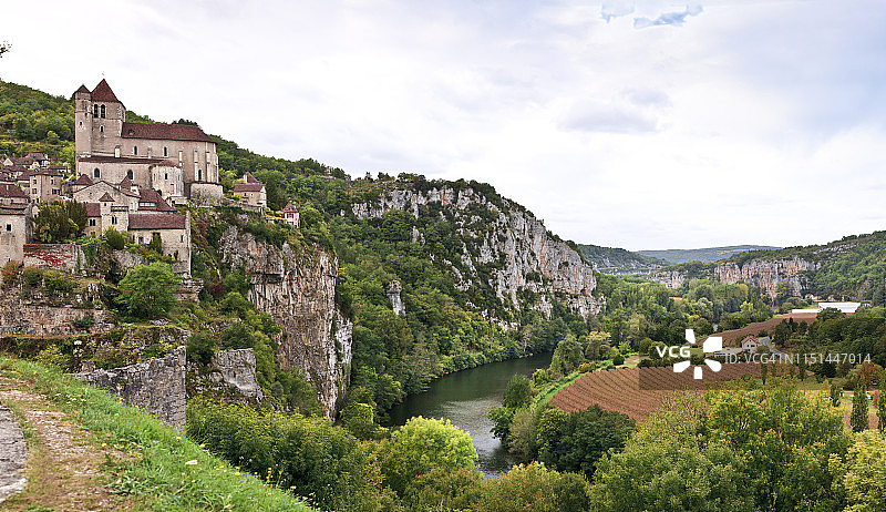 法国洛特河畔圣锡尔克拉波皮历史村庄图片素材