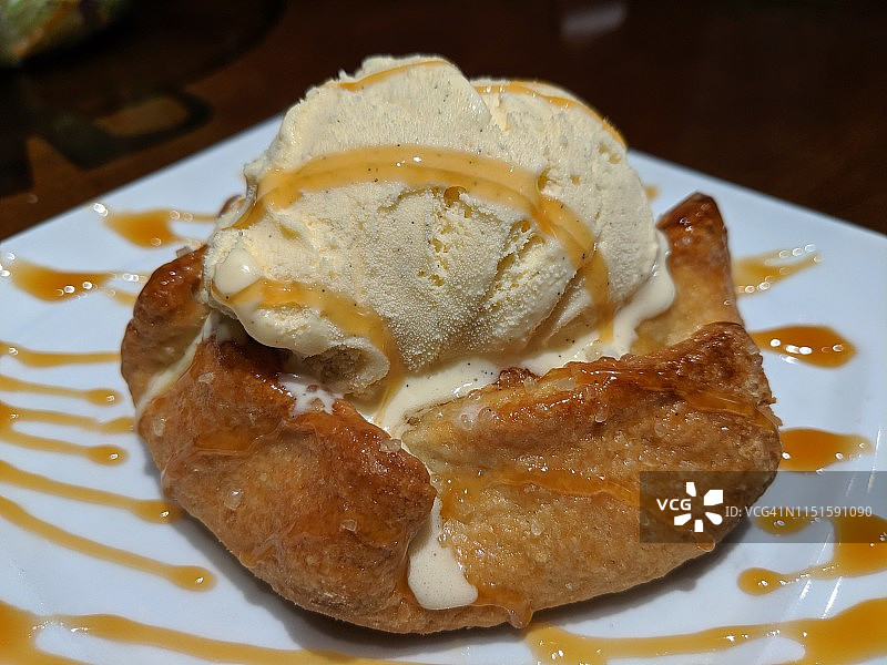 著名餐厅的苹果馅饼甜点图片素材