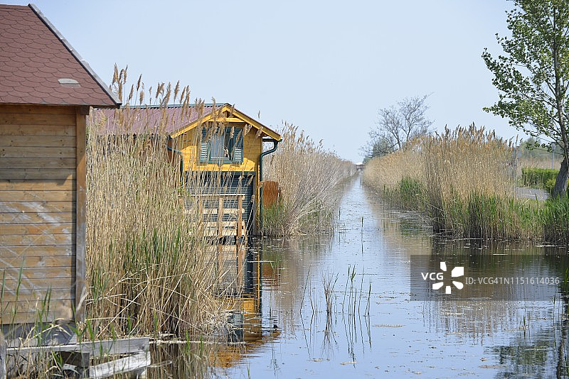 诺伊锡德尔湖畔鲁斯特的渔棚图片素材