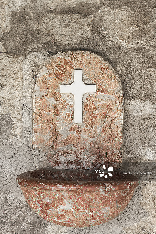 西班牙巴斯克地区的洗礼池图片素材