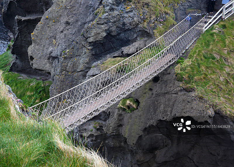 北爱尔兰安特里姆海岸的卡里克索桥图片素材