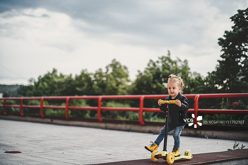 看着我图片素材