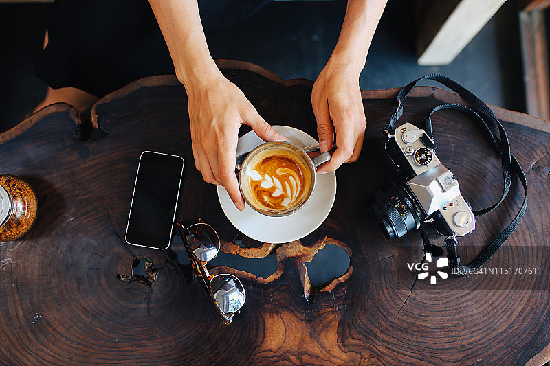 巴厘岛咖啡馆的桌上咖啡图片素材