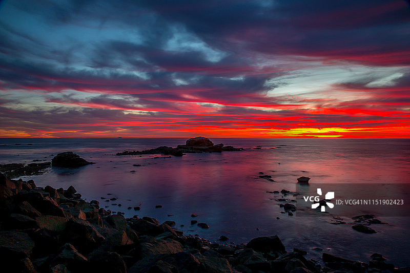 鸟岩日落图片素材