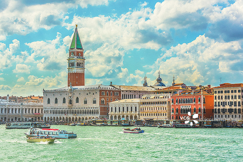 威尼斯城市景观：潟湖视角图片素材