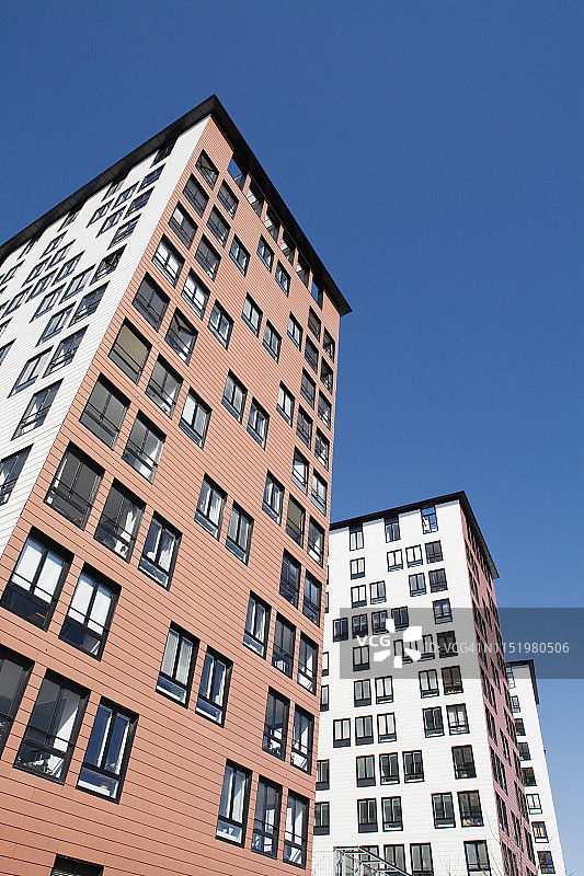 阳光明媚的一天建筑图片素材