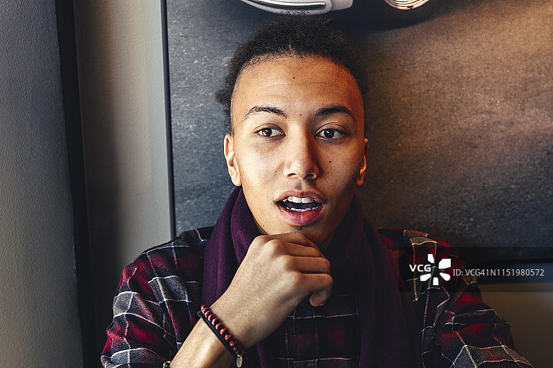 年轻人的肖像图片素材