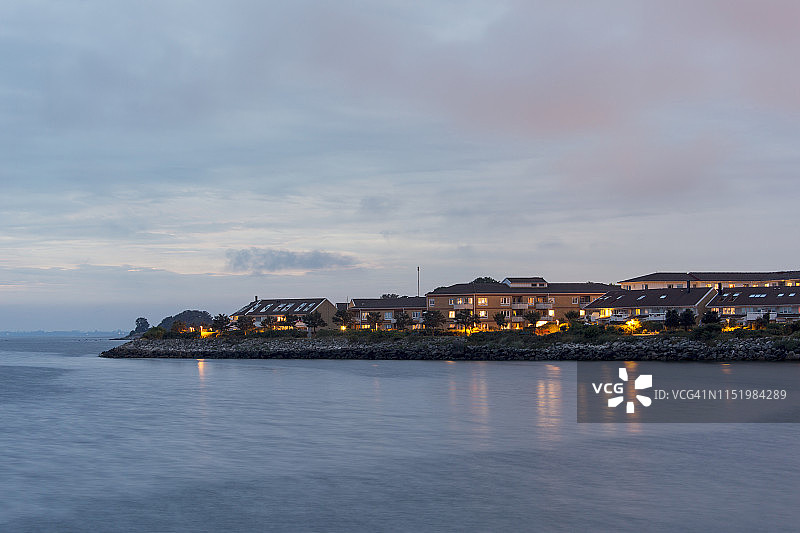 海岸边的建筑图片素材