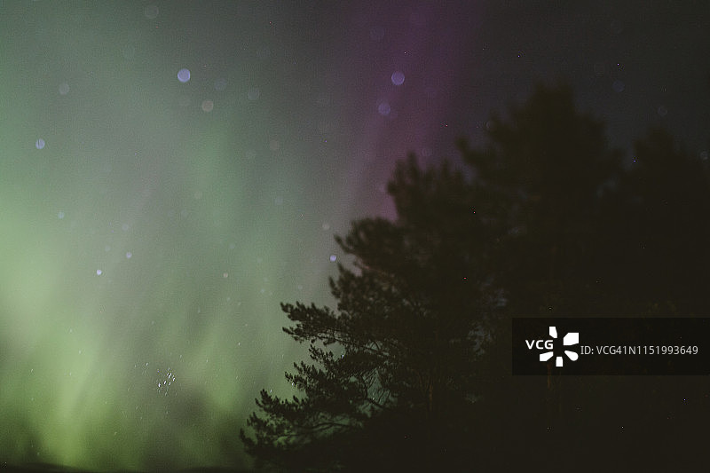 天空中的北极光图片素材