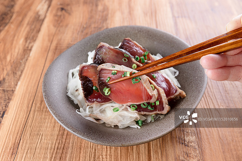 炙烤鲣鱼图片素材