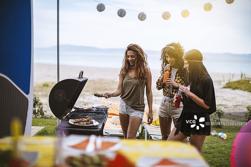 海边烧烤野餐图片素材