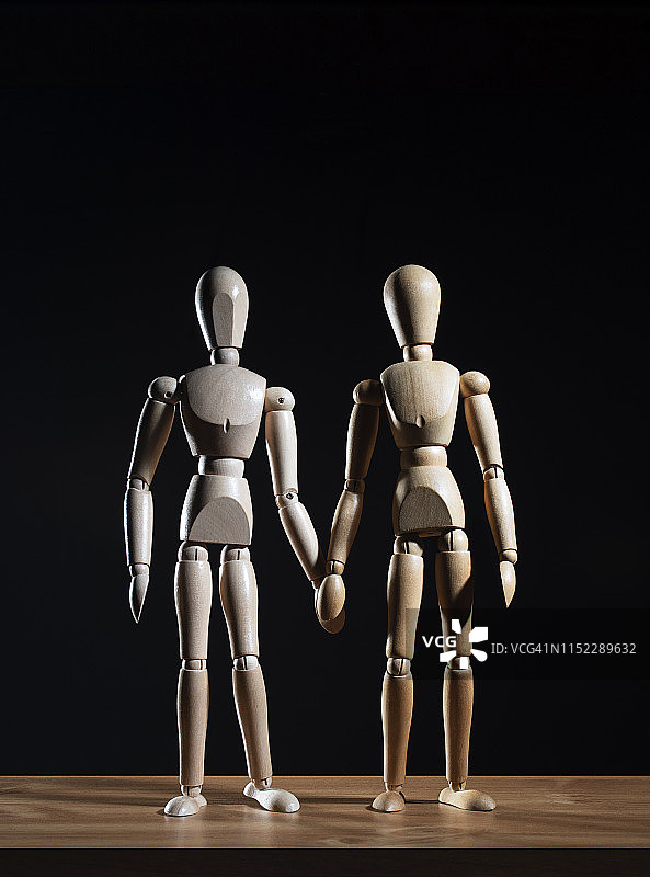 手牵手的艺术家人物图片素材