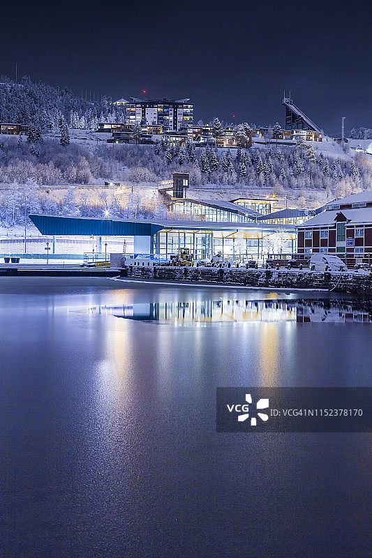 海上现代建筑图片素材
