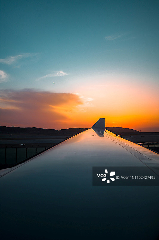 日落起飞图片素材