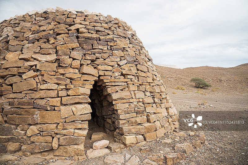 阿曼苏丹国巴特阿尔库姆的古代蜂巢墓图片素材