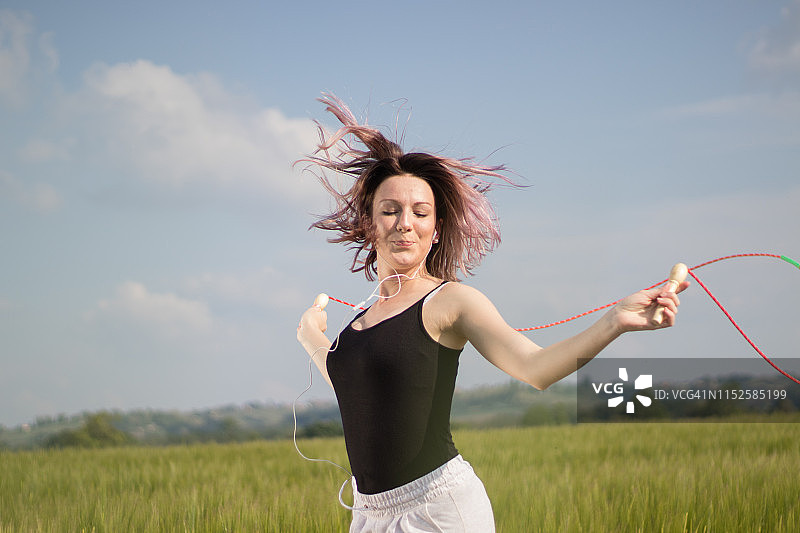 听音乐的幸福图片素材