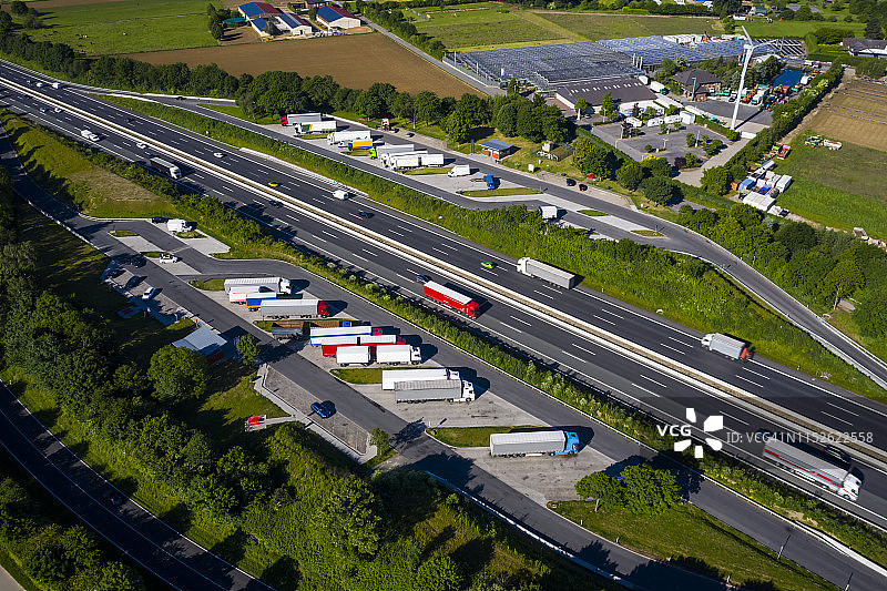 高速公路休息区图片素材