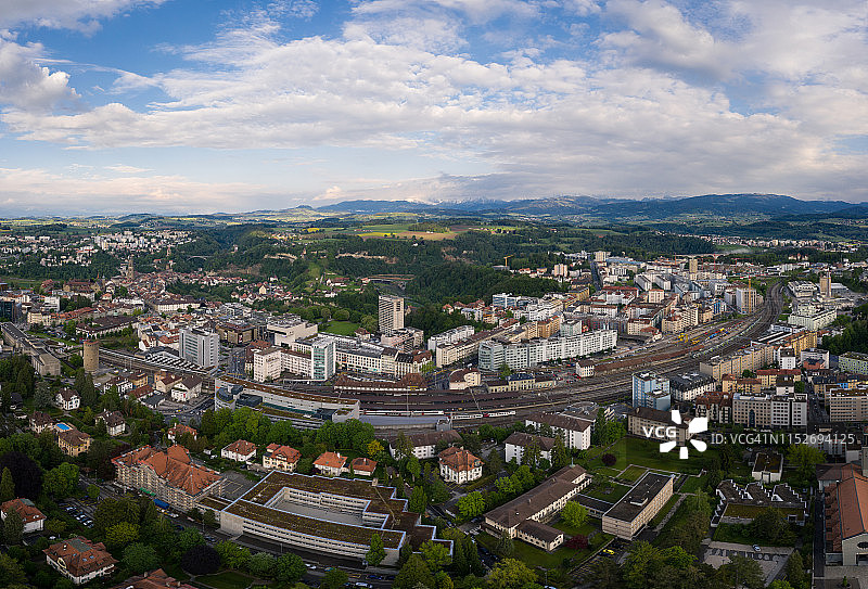 瑞士弗里堡全景航拍图片素材