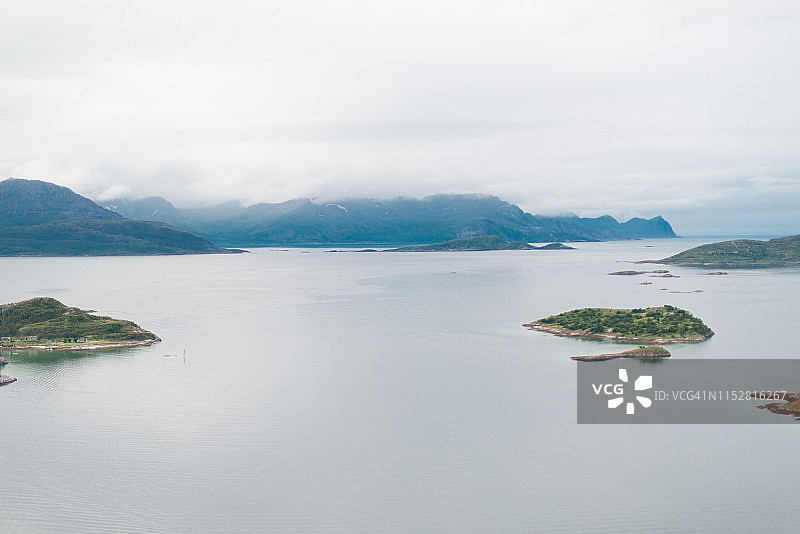挪威北部特罗姆瑟Kvalu00f8ya岛的风景图片素材