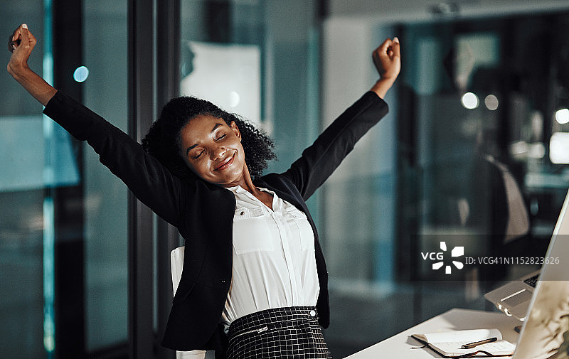 我可以放松，因为我的截止日期现在都已完成图片素材