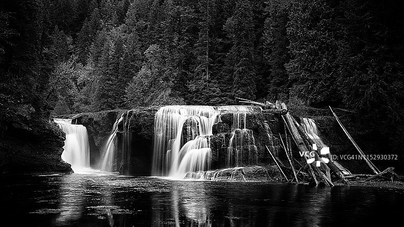 神秘瀑布图片素材
