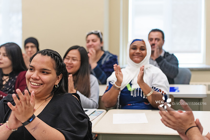多民族成人教育课堂图片素材
