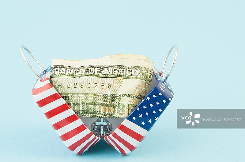 美国与墨西哥之间的贸易战及美国关税图片素材