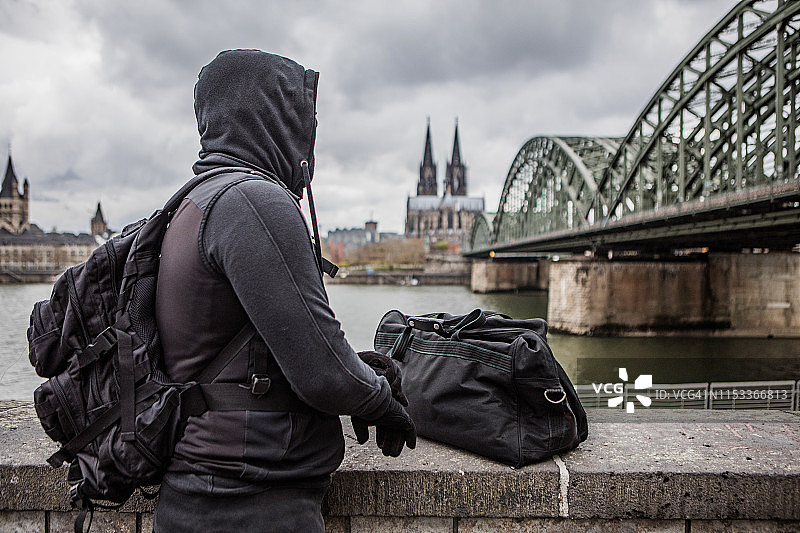 科隆的深色蒙面人图片素材