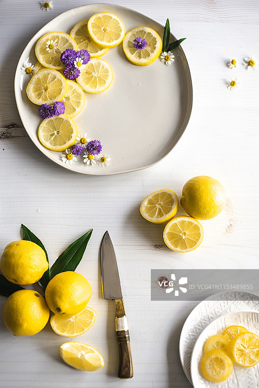 柠檬和鲜花图片素材