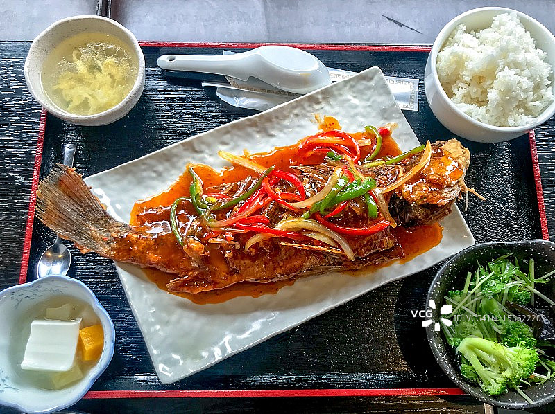 中式红烧鱼午餐套餐图片素材