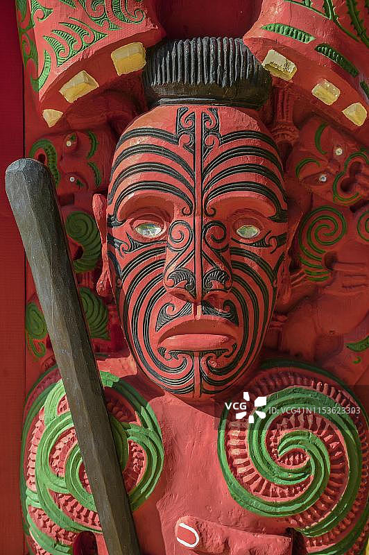 毛利人的传统雕刻彩绘人像，怀唐伊，远北区，北地大区，北岛，新西兰图片素材