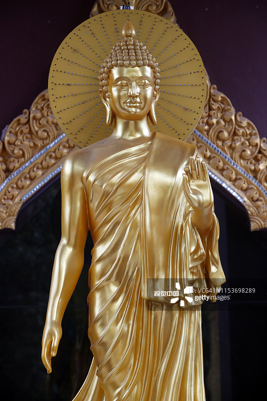 越南朱笃觉波功寺金色佛像图片素材