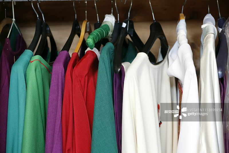 探访修道院：圣器收藏室和法衣，法国马尔克拉图片素材