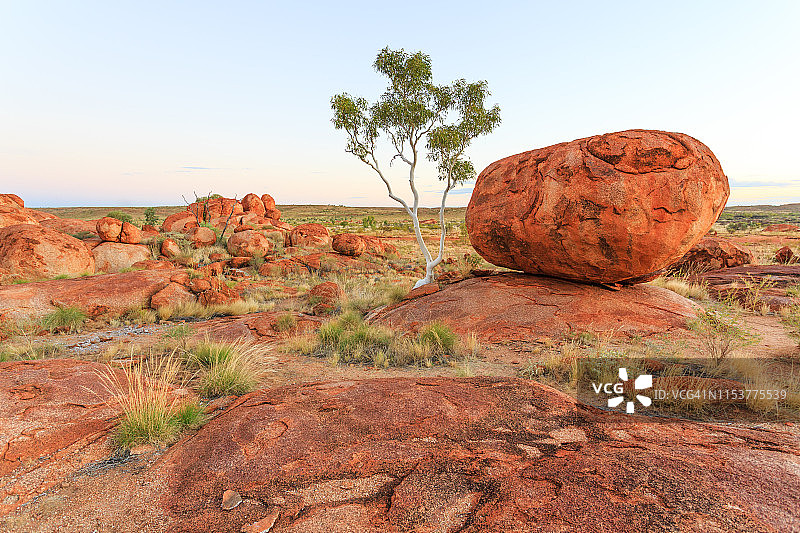 卡尔卢卡尔卢/魔鬼大理石保护区，澳大利亚北部领地图片素材