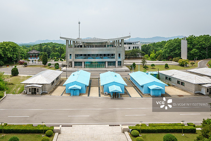 朝鲜和韩国之间的非军事区边界图片素材