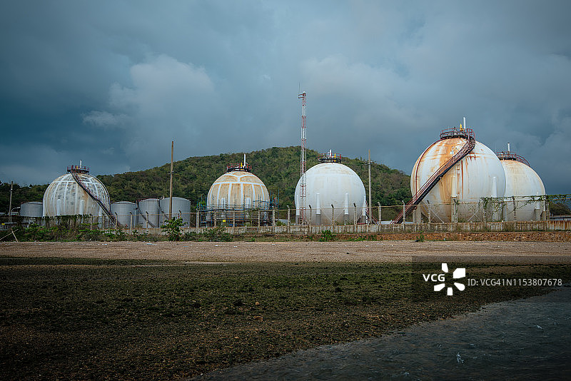 石油工业区，储油罐图片素材