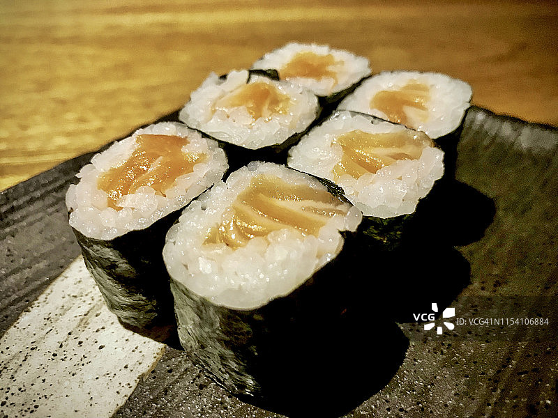 盘中的寿司卷图片素材