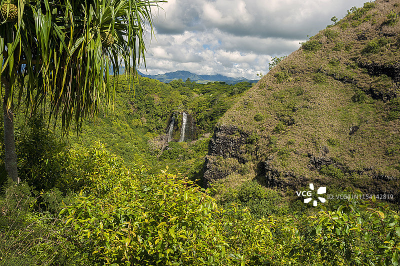 可爱岛奥帕卡阿瀑布，中国夏威夷图片素材