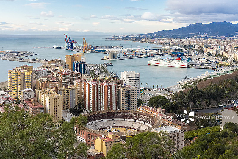 从吉布拉法罗城堡观景台看到的马拉加景色图片素材