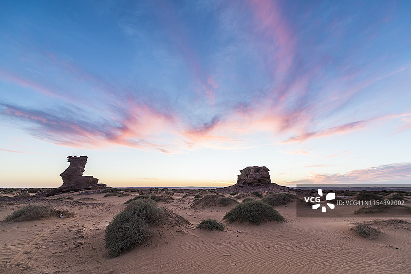 非洲阿尔及利亚西部提米蒙撒哈拉沙漠的日落图片素材