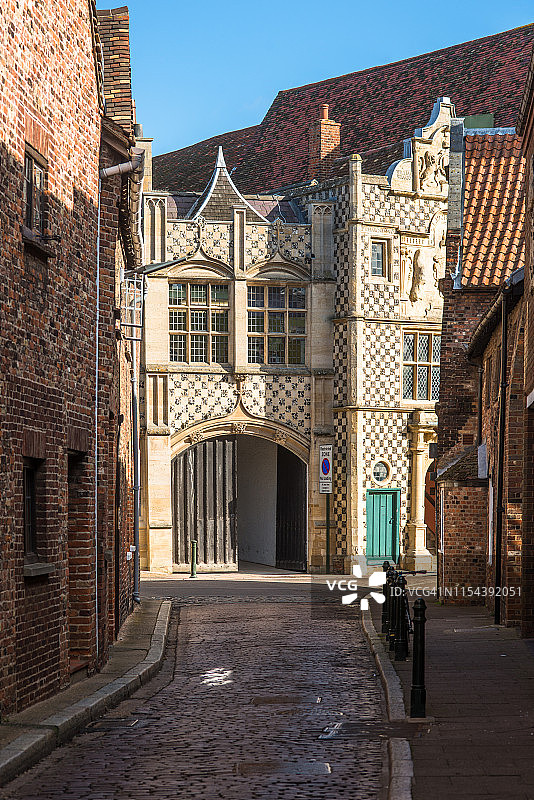 通往集市广场的狭窄小巷，位于英国诺福克金斯林图片素材