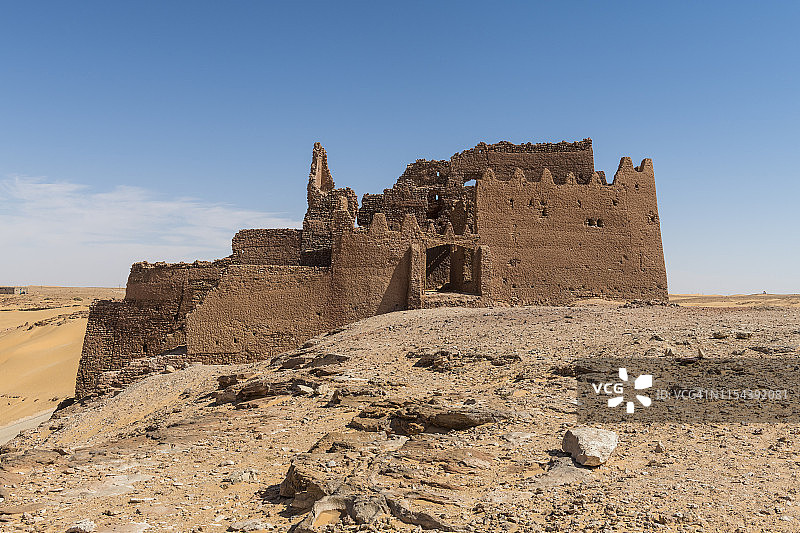 阿尔及利亚西部沙漠中的古老城堡小镇图片素材