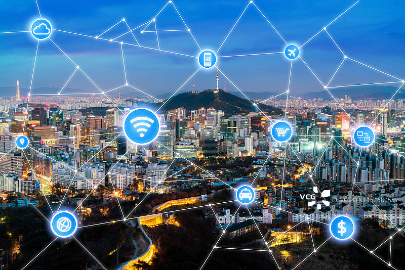 首尔市中心天际线与南山公园N首尔塔鸟瞰图片素材