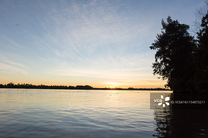 巴拉那河日出图片素材