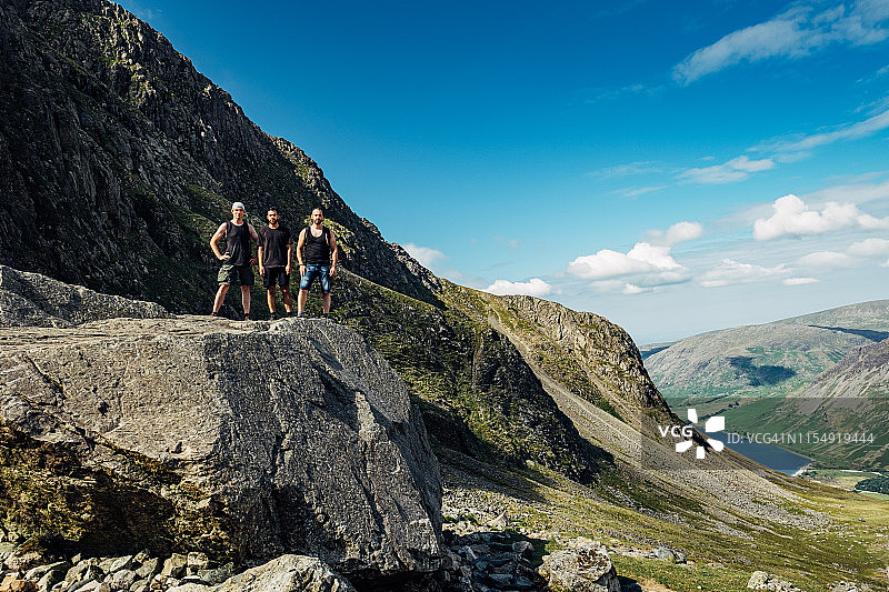 徒步旅行的朋友图片素材