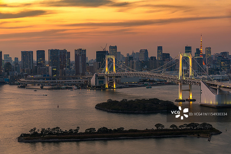 日落时分的日本东京彩虹大桥图片素材