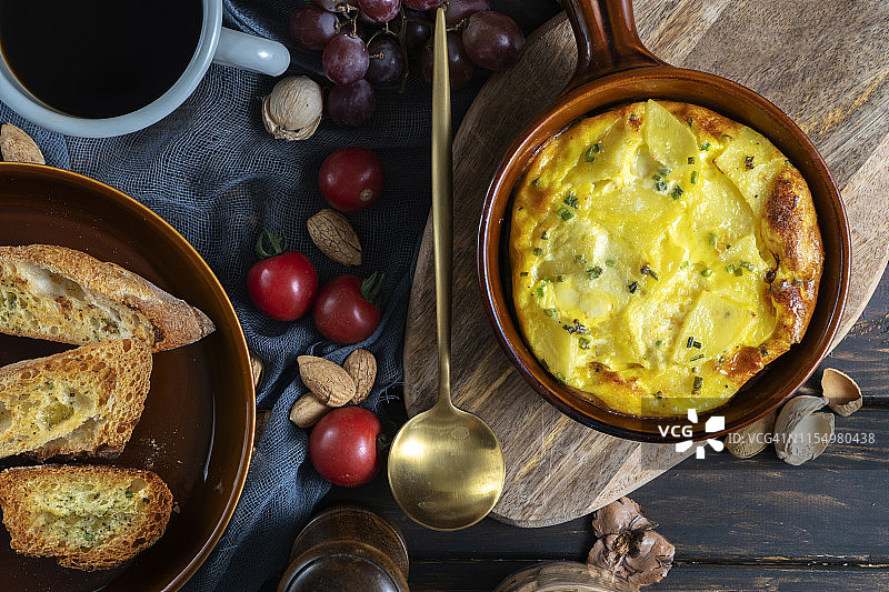 家常菜：土豆三文鱼布丁图片素材