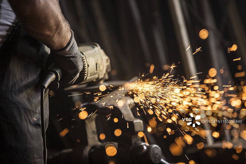 车间里的工人图片素材