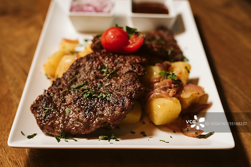 美味食物：三明治和肉类图片素材