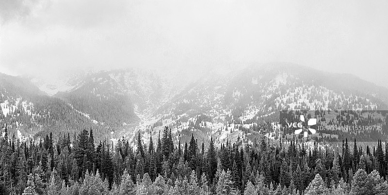 美国怀俄明州大提顿国家公园提顿山脉图片素材